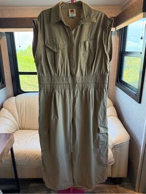 FARM Rio Olive green Utility Cargo Jumpsuit XL Sleeveless Wide Leg Safari Chic